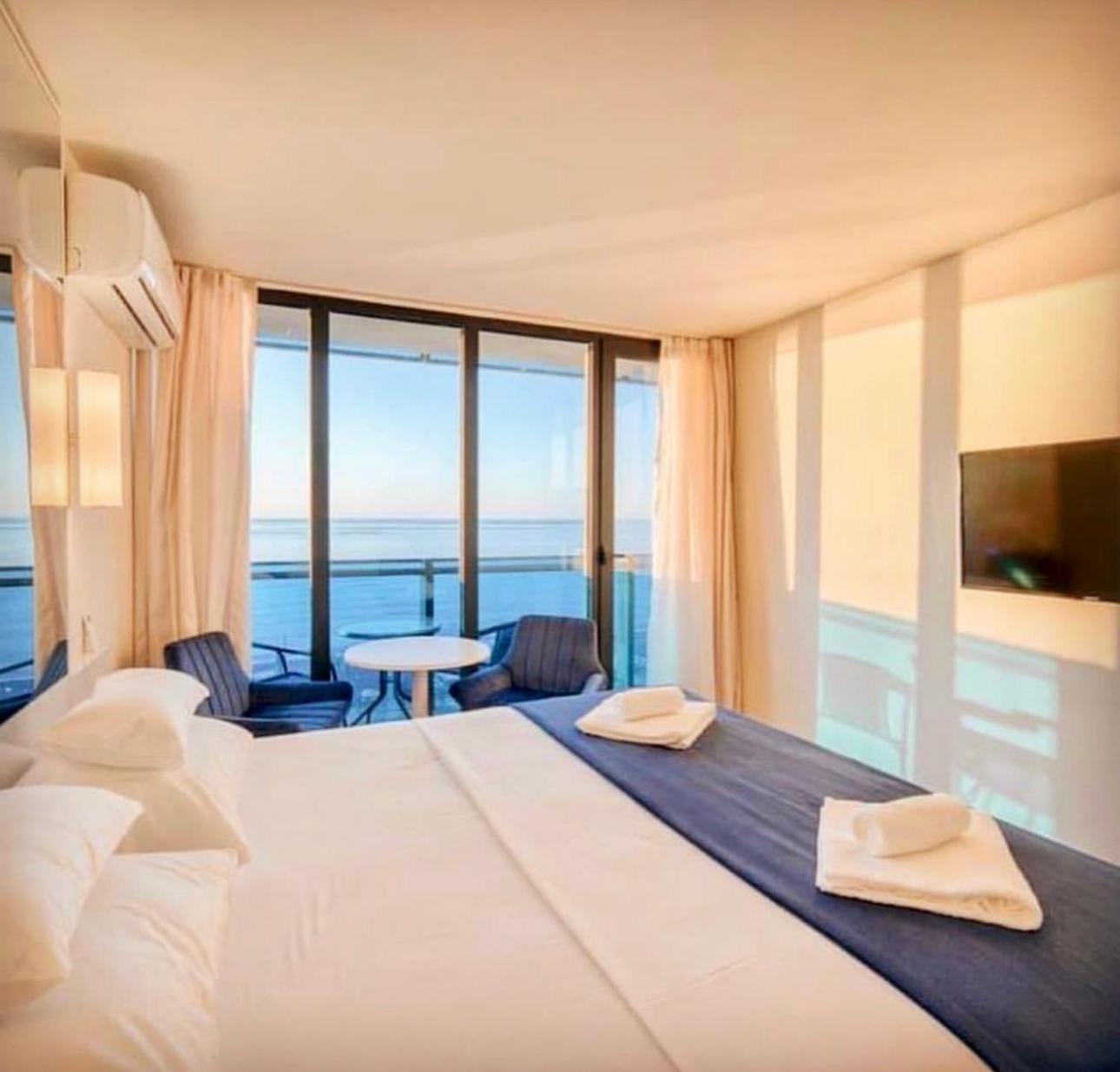 Orbi City Batumi Star Aparthotel Esterno foto